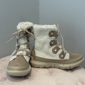 NEW Sorel Explorer II Joan Cream Tan Sherpa Suede Boot Bootie 5